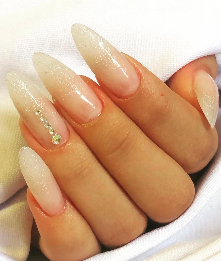 Resultado - Unhas em gel com pedraria SOHO Morumbi